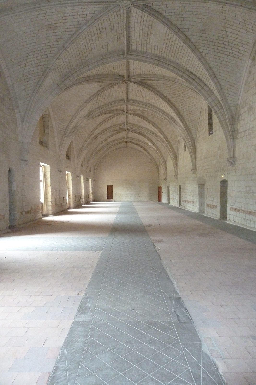 รูปถ่าย ฝรั่งเศส(France) ฟงเตอโวร์(Fontevraud) 2011-05 31