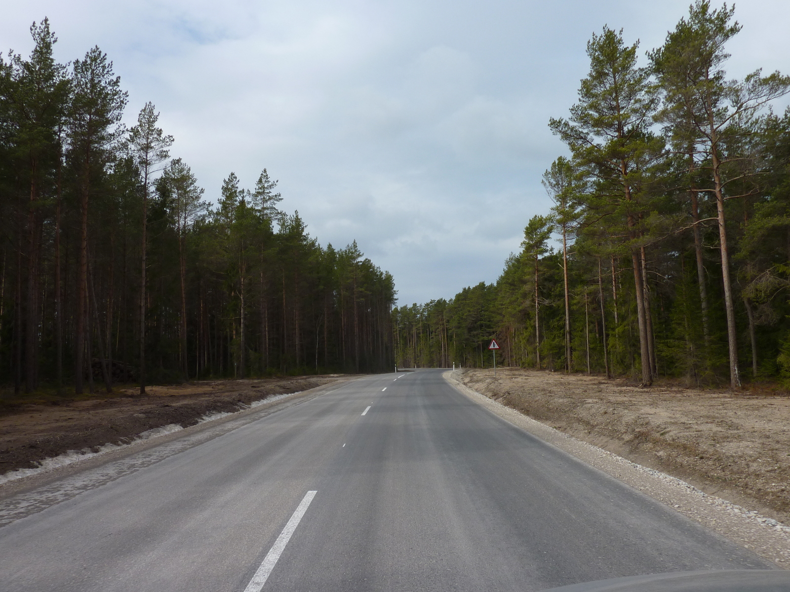 รูปถ่าย เอสโตเนีย(Estonia) ถนนจากทาลลินน์ไปฮาปซาลู(Tallinn to Haapsalu road) 2009-04 17