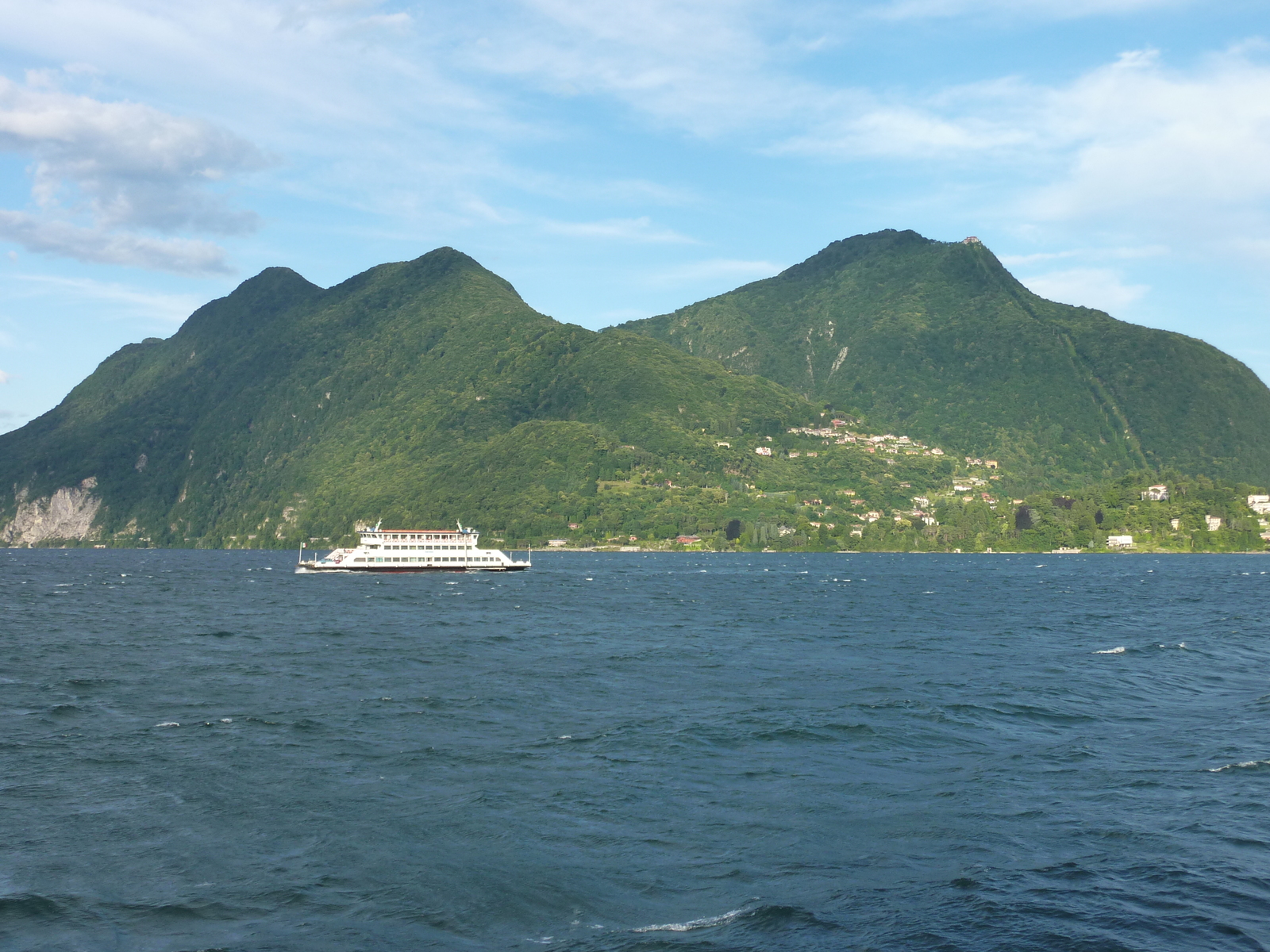 รูปถ่าย อิตาลี(Italy) ล่องเรือจากแวร์บาเนียไปลาเวโน(Verbania to Laveno boat trip) 2009-06 15
