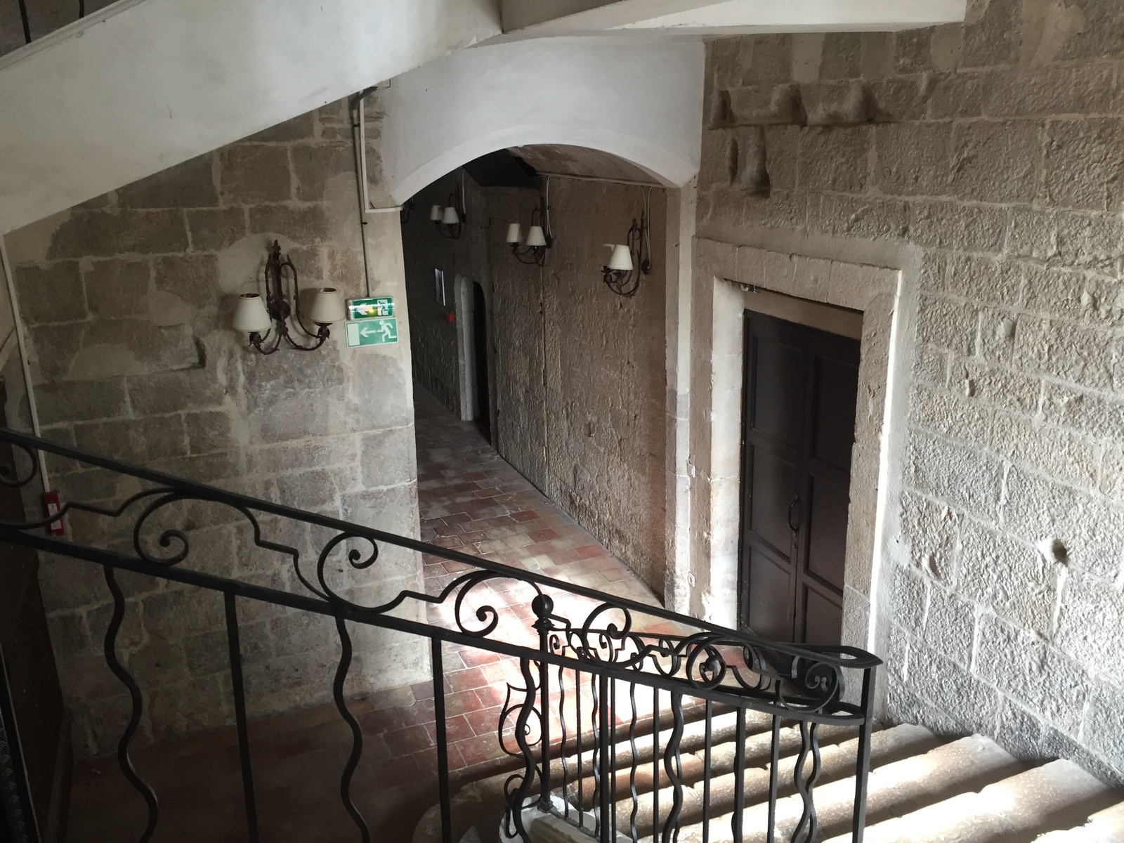รูปถ่าย ฝรั่งเศส(France) แซ็งมักซีแม็ง-ลา-แซ็นต์-โบม(Saint Maximin la Sainte Baume) โรงแรมเลอกูว็องรัวยาล แซ็งมักซีแม็ง(Le Couvent Royal Saint Maximin Hotel) 2017-08 12