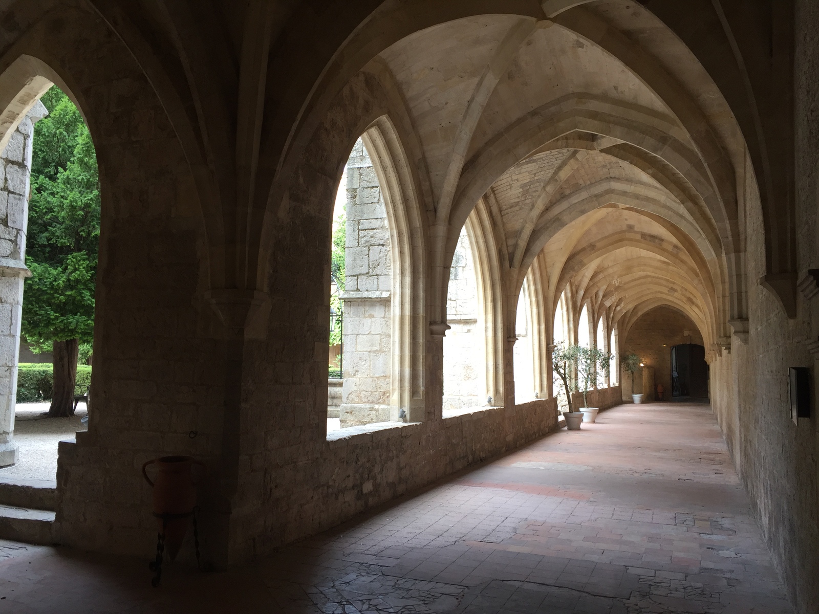 รูปถ่าย ฝรั่งเศส(France) แซ็งมักซีแม็ง-ลา-แซ็นต์-โบม(Saint Maximin la Sainte Baume) โรงแรมเลอกูว็องรัวยาล แซ็งมักซีแม็ง(Le Couvent Royal Saint Maximin Hotel) 2017-08 5