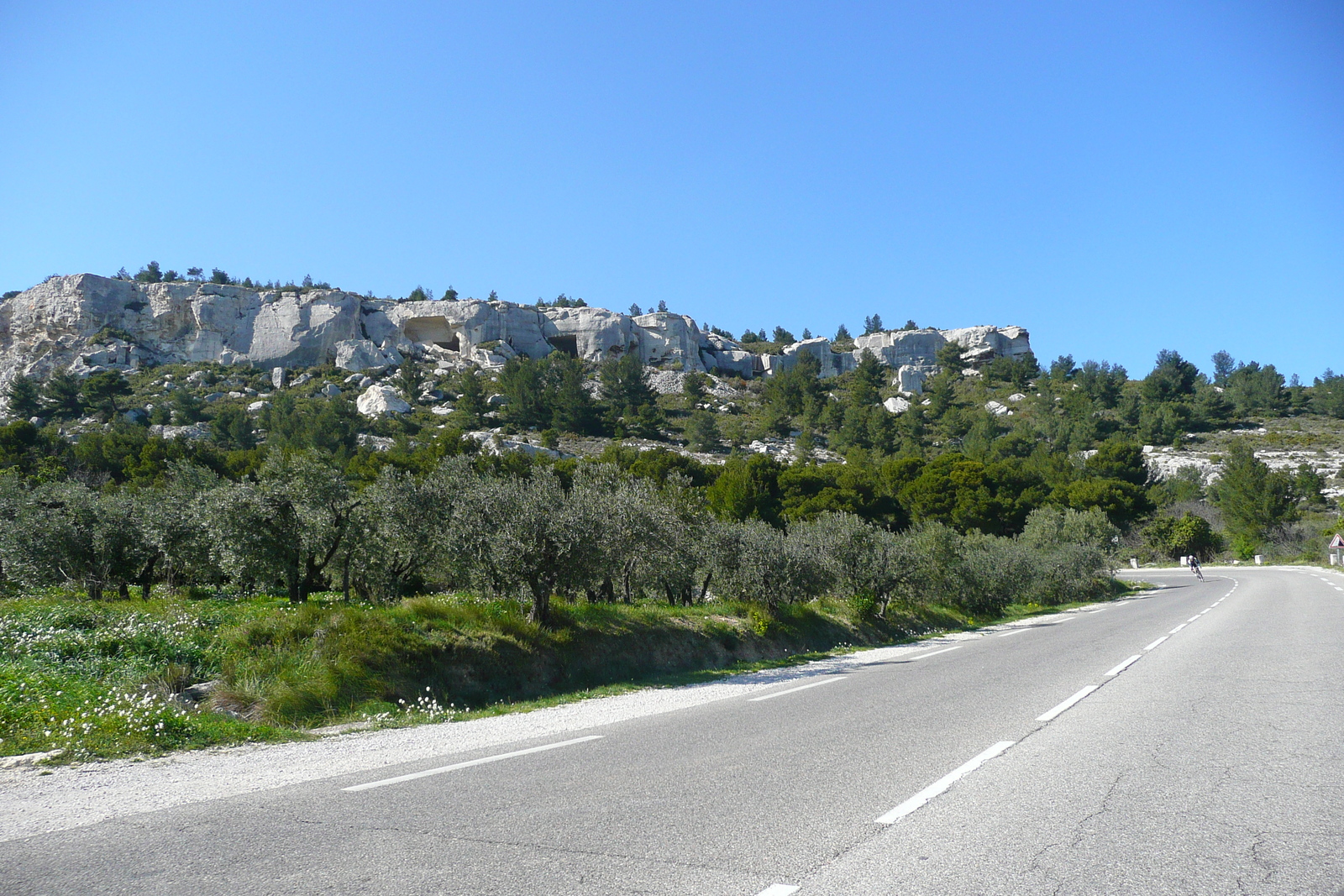 รูปถ่าย ฝรั่งเศส(France) โพรว็องส์(Provence) ถนนจากมูรีแยสไปโบเดอโพรว็องส์(Mouries to Baux de Provence road) 2008-04 10