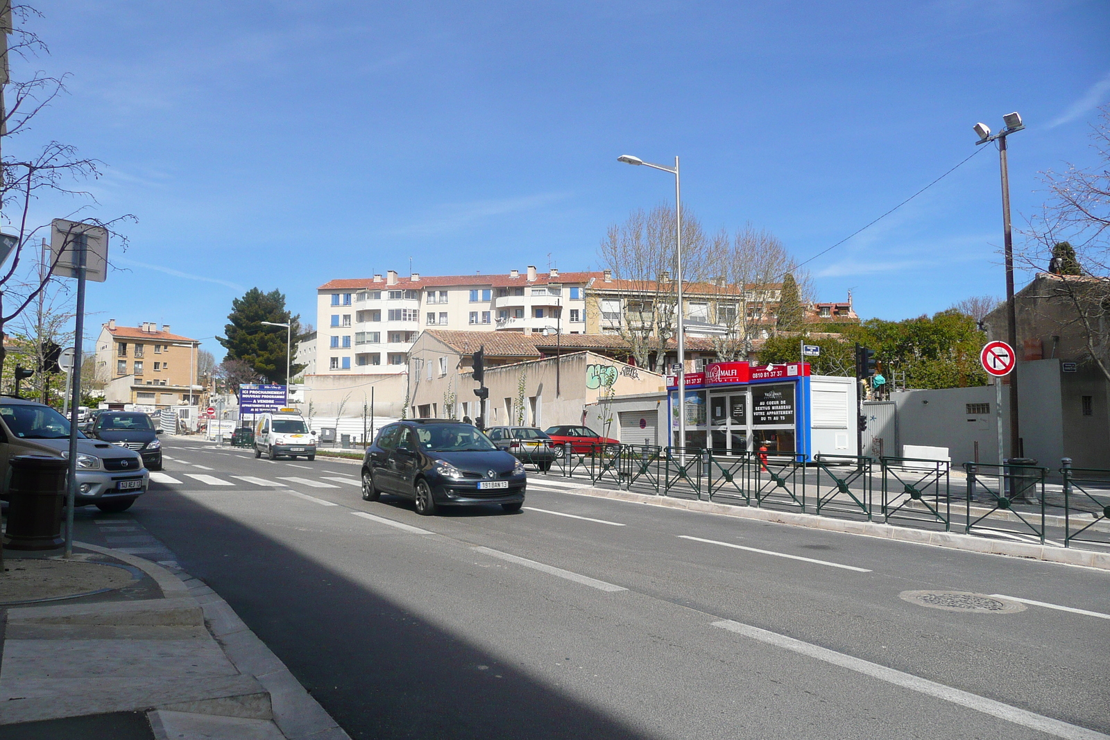 รูปถ่าย ฝรั่งเศส(France) แอ็กซ์-อ็อง-โพรว็องส์(Aix en Provence) แอ็กซ์ฝั่งตะวันตก(Aix West) 2008-04 17