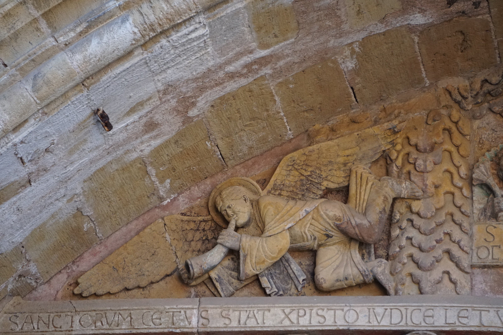 รูปถ่าย ฝรั่งเศส(France) กงก์(Conques) โบสถ์แซ็งต์-ฟัว เดอ กงก์(Abbatiale Sainte-Foy de Conques) 2018-04 21