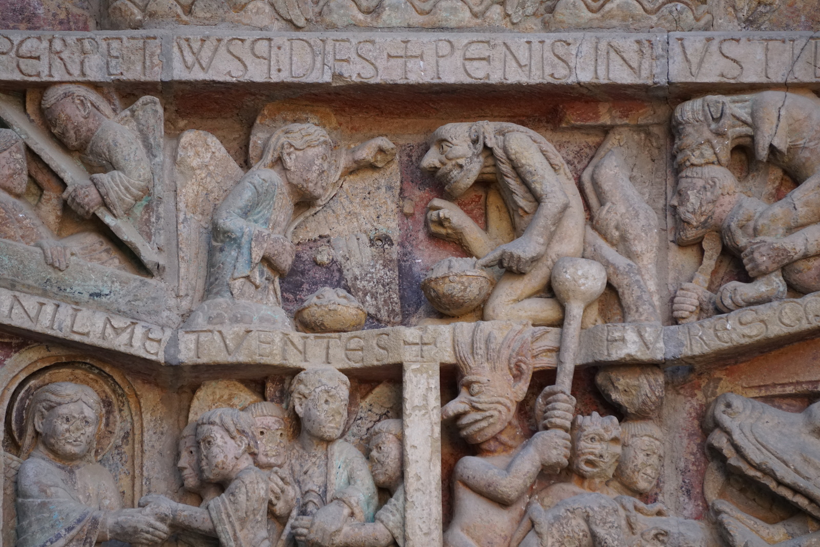 รูปถ่าย ฝรั่งเศส(France) กงก์(Conques) โบสถ์แซ็งต์-ฟัว เดอ กงก์(Abbatiale Sainte-Foy de Conques) 2018-04 17