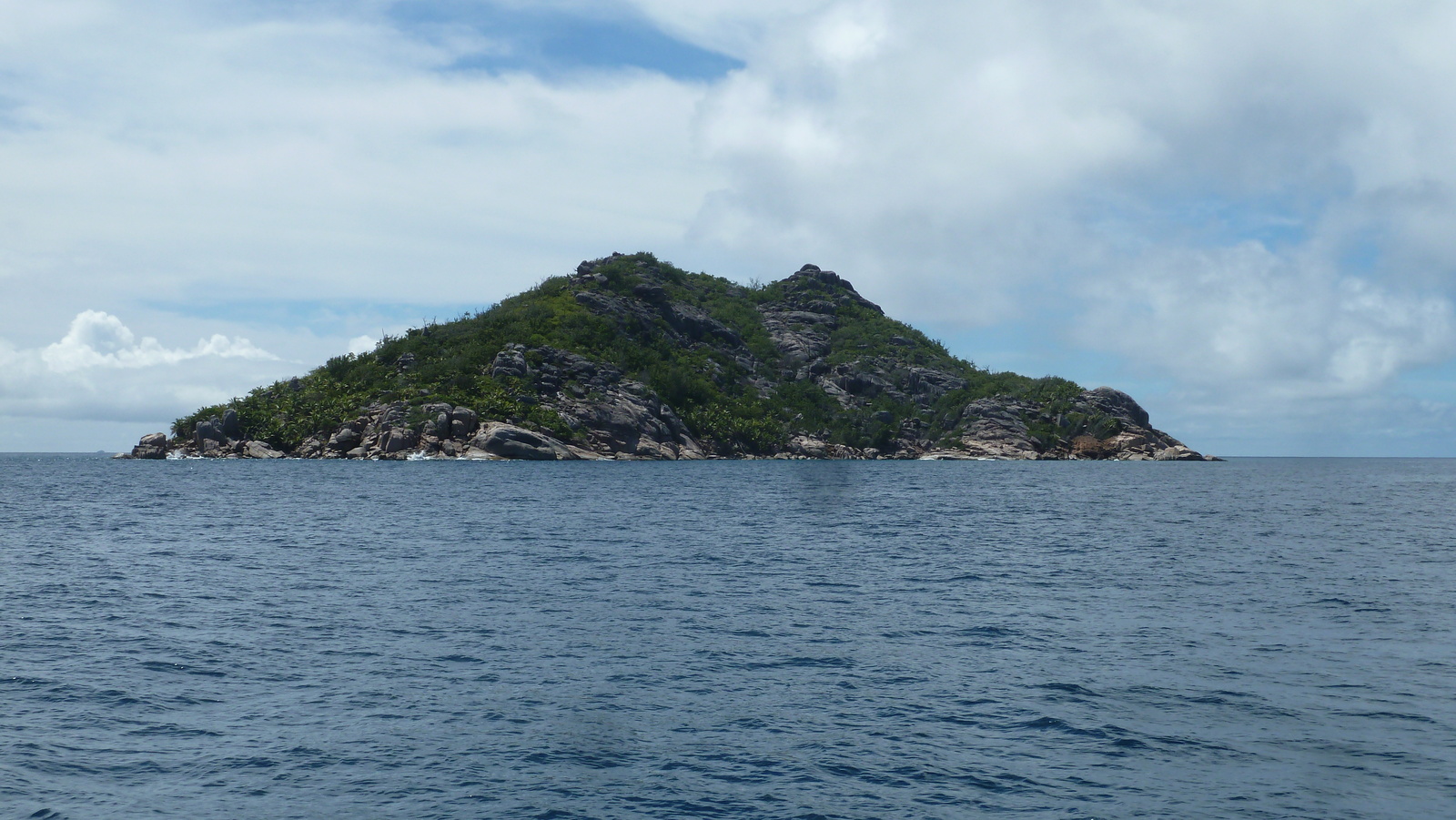 รูปถ่าย เซเชลส์(Seychelles) เกาะปตีตเซอร์(Petite Soeur) 2011-10 2