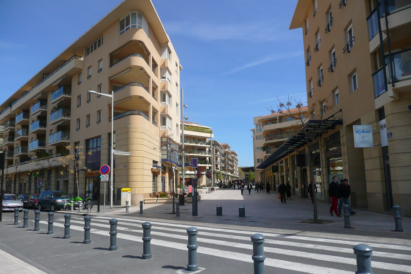 รูปถ่าย ฝรั่งเศส(France) แอ็กซ์-อ็อง-โพรว็องส์(Aix en Provence) แอ็กซ์ฝั่งตะวันตก(Aix West) 2008-04 11