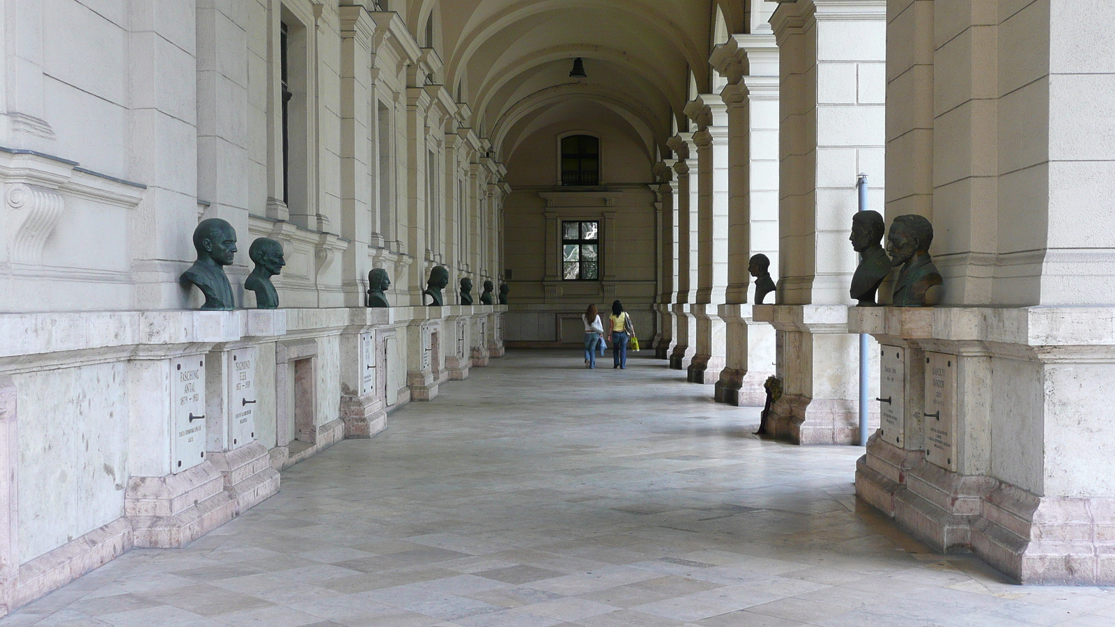 รูปถ่าย ฮังการี(Hungary) บูดาเปสต์(Budapest) ใจกลางบูดาเปสต์(Central Budapest) 2007-06 165