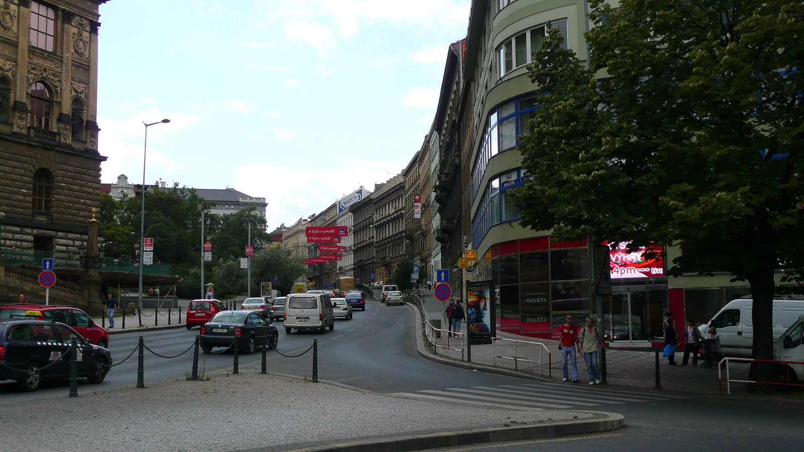 รูปถ่าย สาธารณรัฐเช็ก(Czech Republic) ปราก(Prague) จัตุรัสเวนเซสลาส(Vaclavske namesti) 2007-07 35
