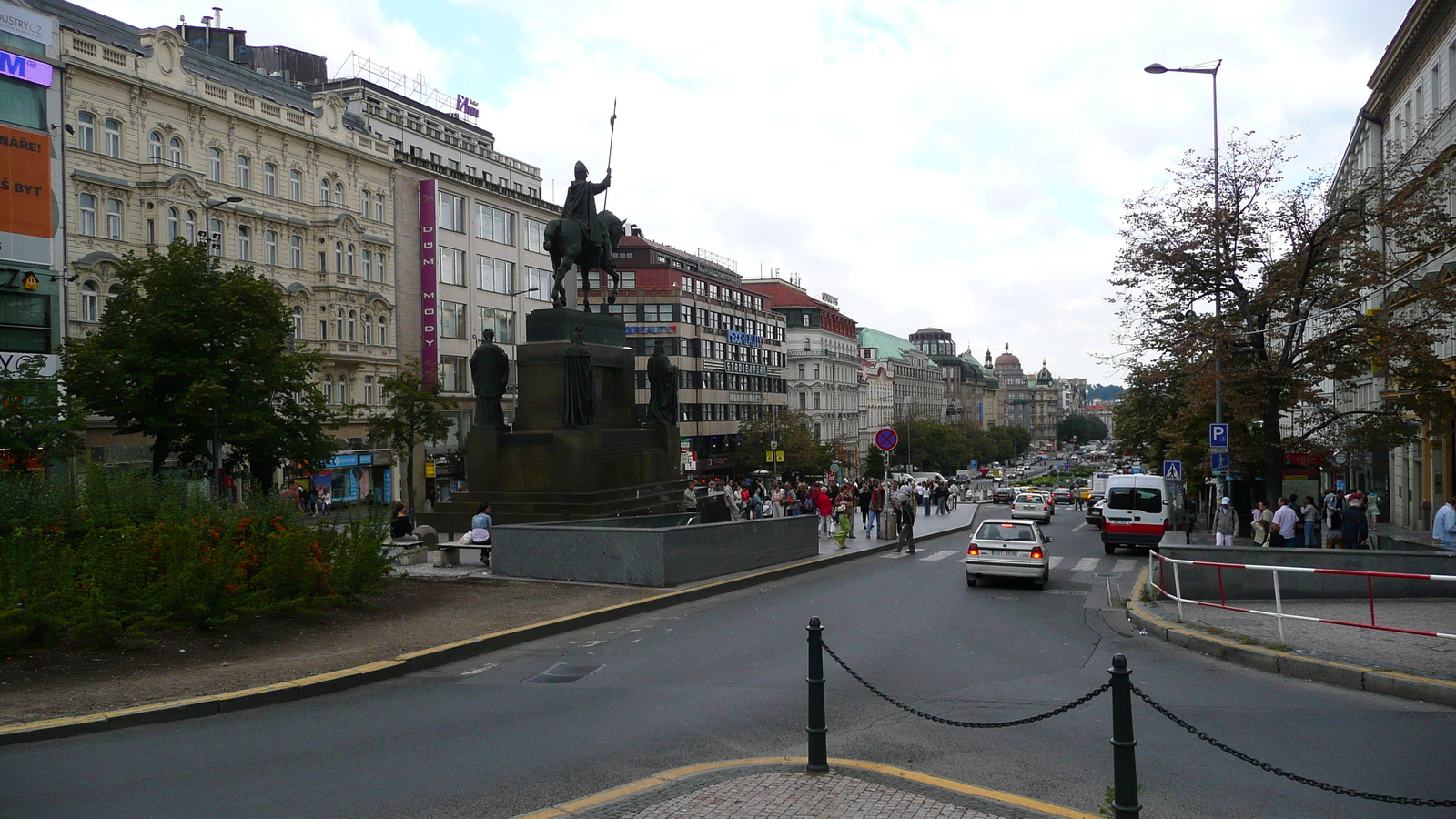 รูปถ่าย สาธารณรัฐเช็ก(Czech Republic) ปราก(Prague) จัตุรัสเวนเซสลาส(Vaclavske namesti) 2007-07 26