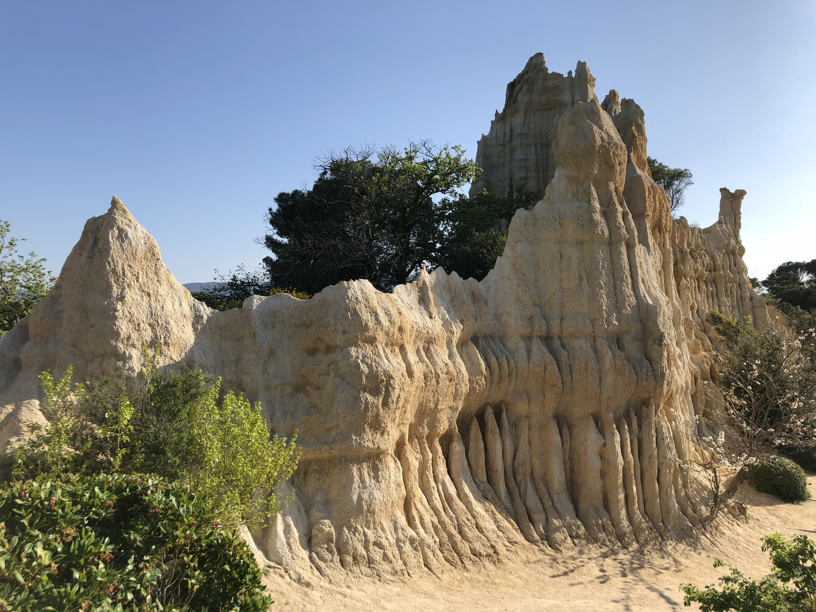 รูปถ่าย ฝรั่งเศส(France) เสาหินออร์กดีล-ซูร์-แต็ต(Orgues d'Ille Sur Tet) 2018-04 1