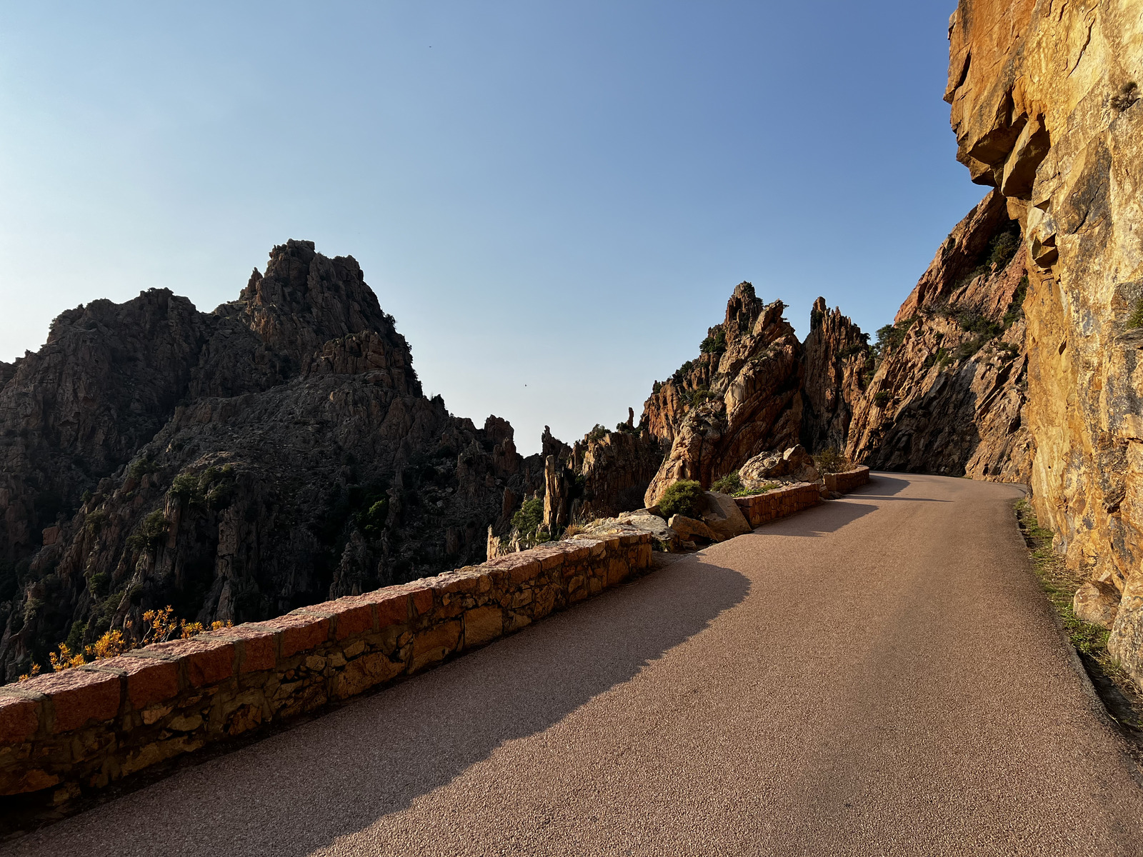 รูปถ่าย ฝรั่งเศส(France) คอร์สิคา(Corsica) หน้าผากาลังก์เดอเปียนา(Calanques de Piana) 2023-06 37