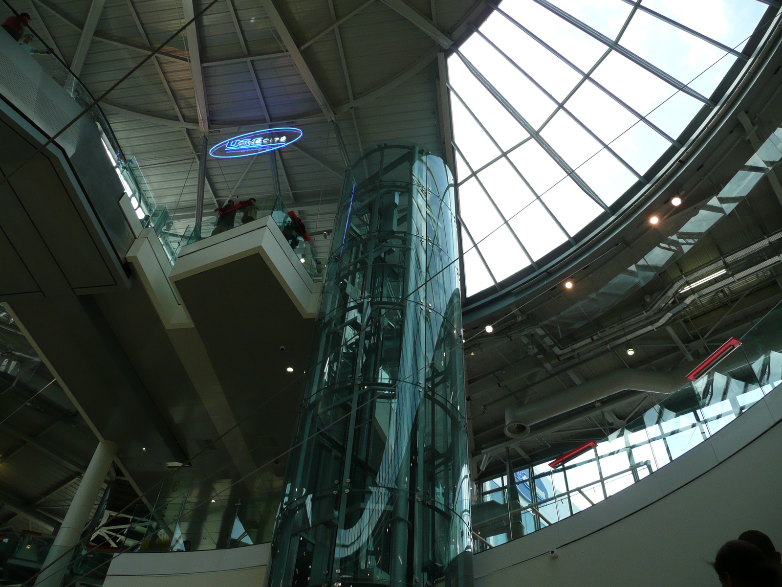 รูปถ่าย ฝรั่งเศส(France) ปารีส(Paris) ลาเดฟ็องส์(La Defense) ศูนย์การค้าเลกาตร์ต็อง(Les Quatre Temps) 2007-05 34