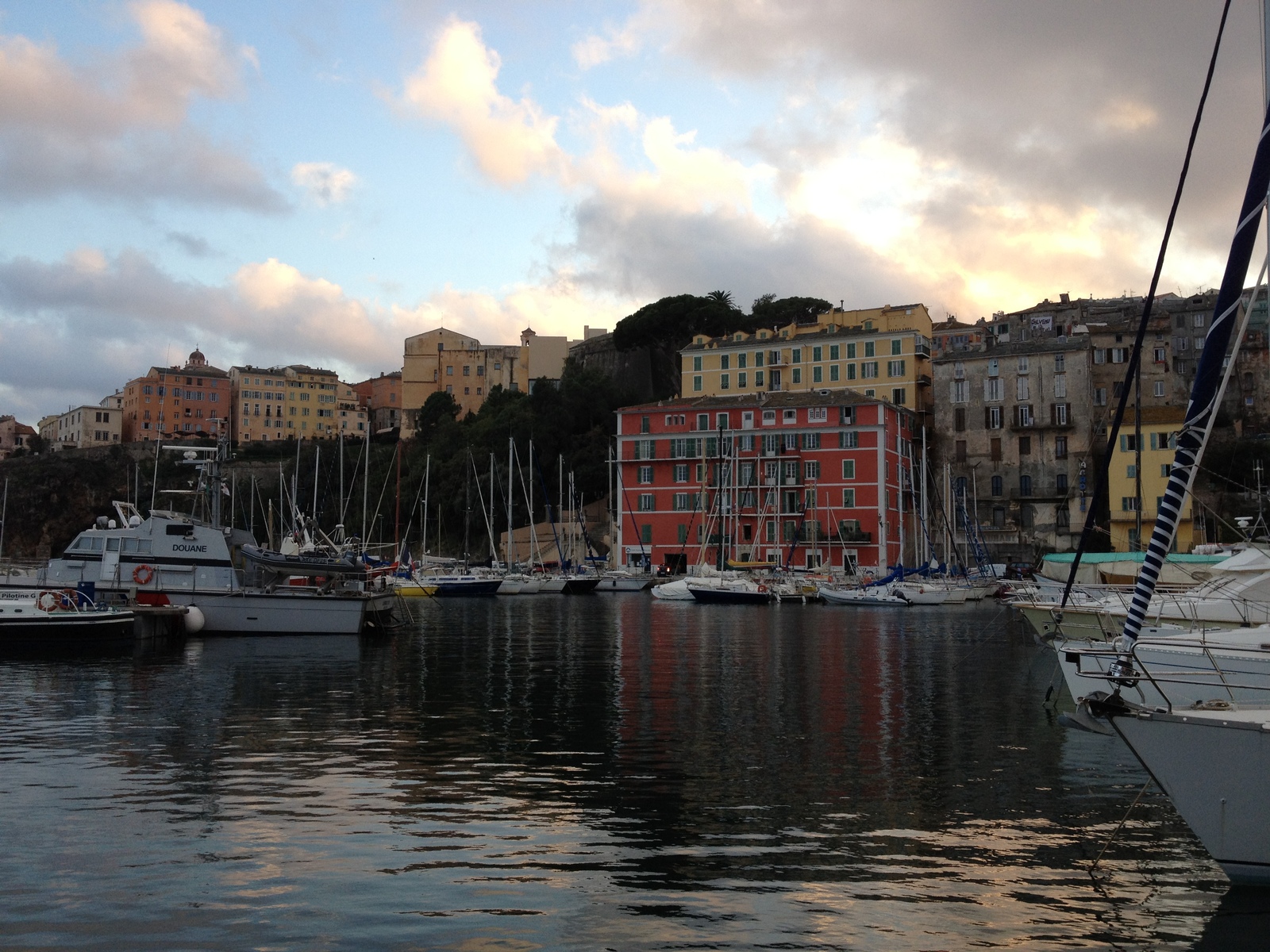 รูปถ่าย ฝรั่งเศส(France) คอร์สิคา(Corsica) บาสเทีย(Bastia) ท่าเรือเก่า(Old Port) 2012-10 0