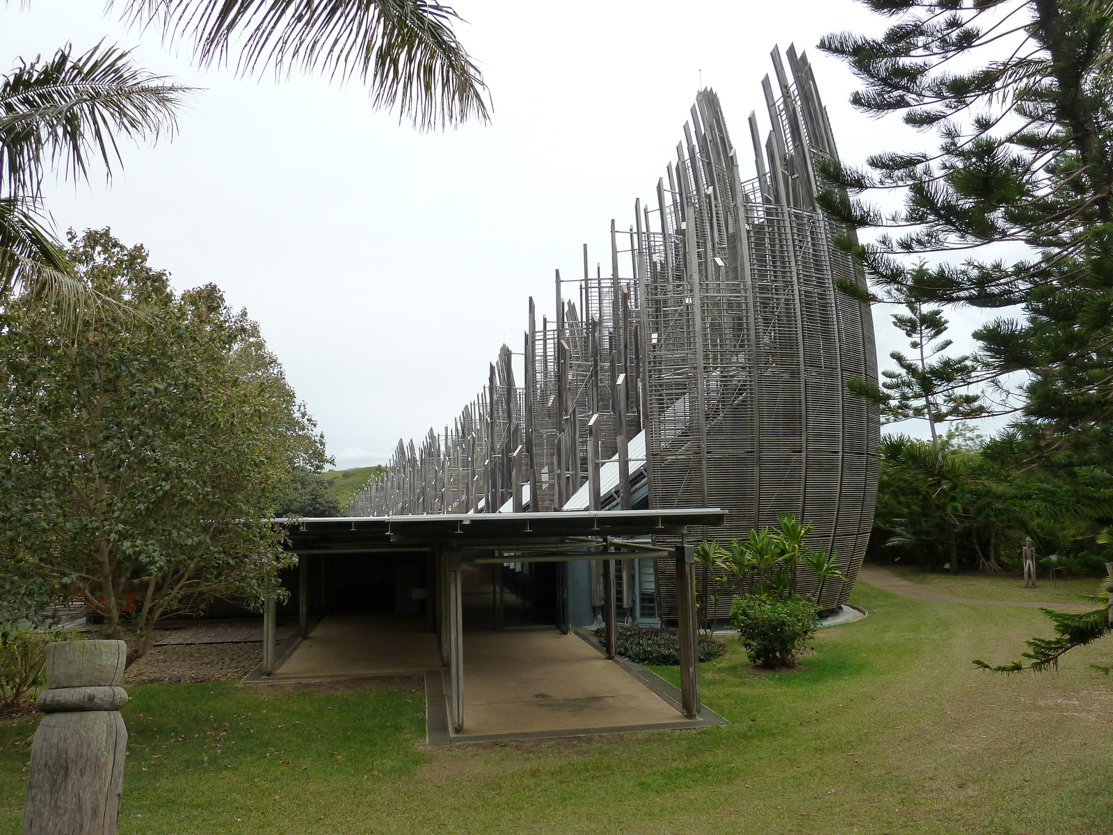 รูปถ่าย นิวแคลิโดเนีย(New Caledonia) ศูนย์วัฒนธรรมฌีบาอู(Tjibaou Cultural Centre) 2010-05 4