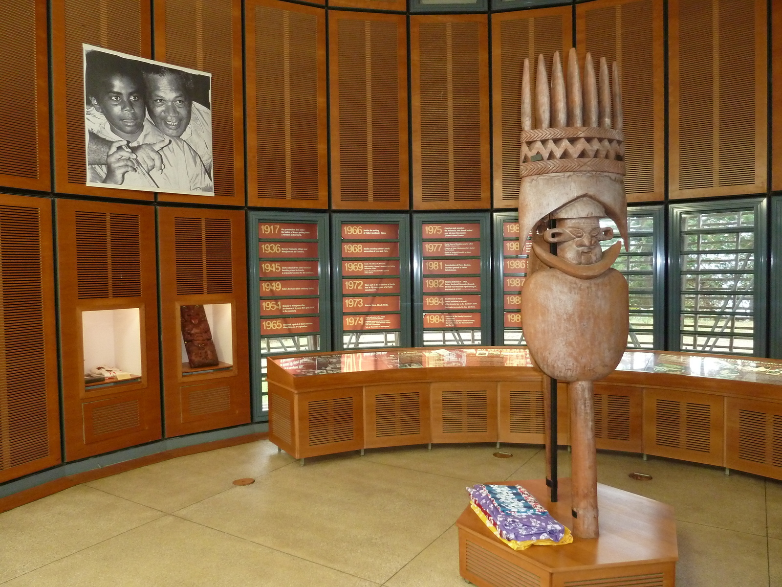 รูปถ่าย นิวแคลิโดเนีย(New Caledonia) ศูนย์วัฒนธรรมฌีบาอู(Tjibaou Cultural Centre) 2010-05 11