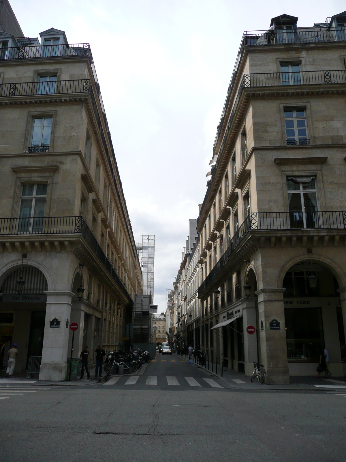 รูปถ่าย ฝรั่งเศส(France) ปารีส(Paris) จัตุรัสว็องโดม(Place Vendome) 2007-07 69