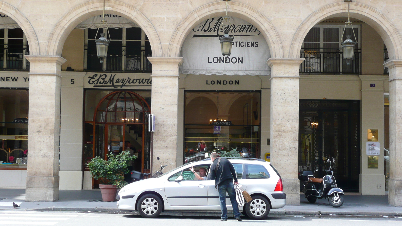 รูปถ่าย ฝรั่งเศส(France) ปารีส(Paris) จัตุรัสว็องโดม(Place Vendome) 2007-07 62