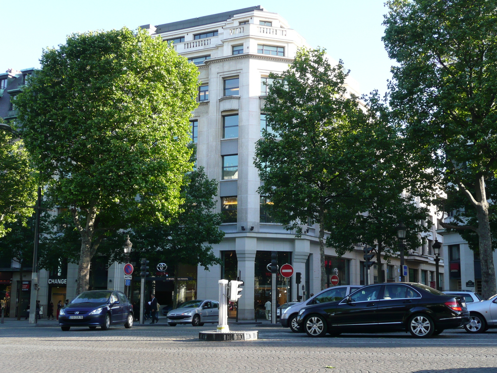 รูปถ่าย ฝรั่งเศส(France) ปารีส(Paris) ช็องเซลีเซ(Champs Elysees) 2007-04 15