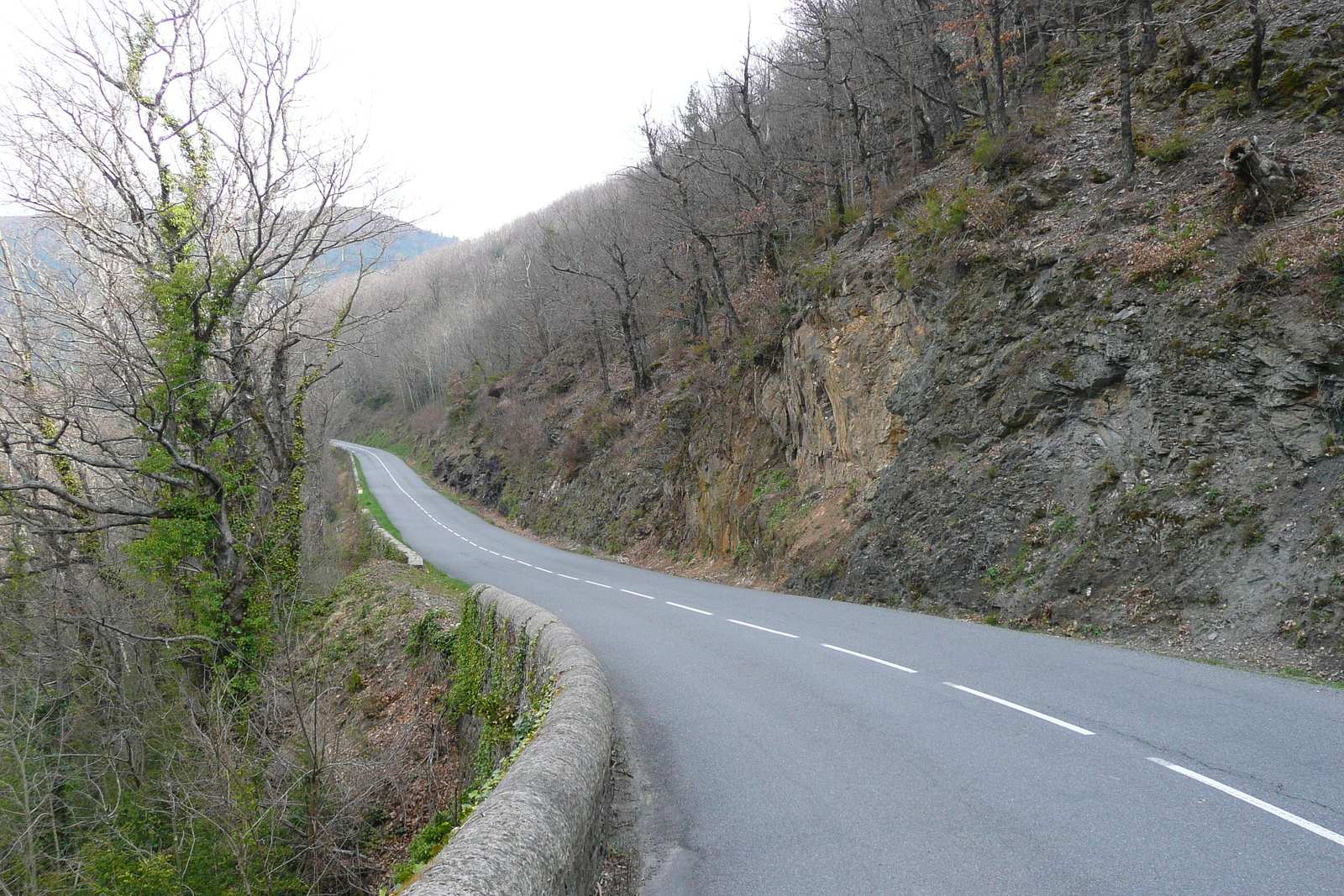 รูปถ่าย ฝรั่งเศส(France) เทือกเขาเซแวน(Cevennes Mountains) ถนนจากโกกูแรสไปฟลอรัก(Cocures to Florac road) 2008-04 29