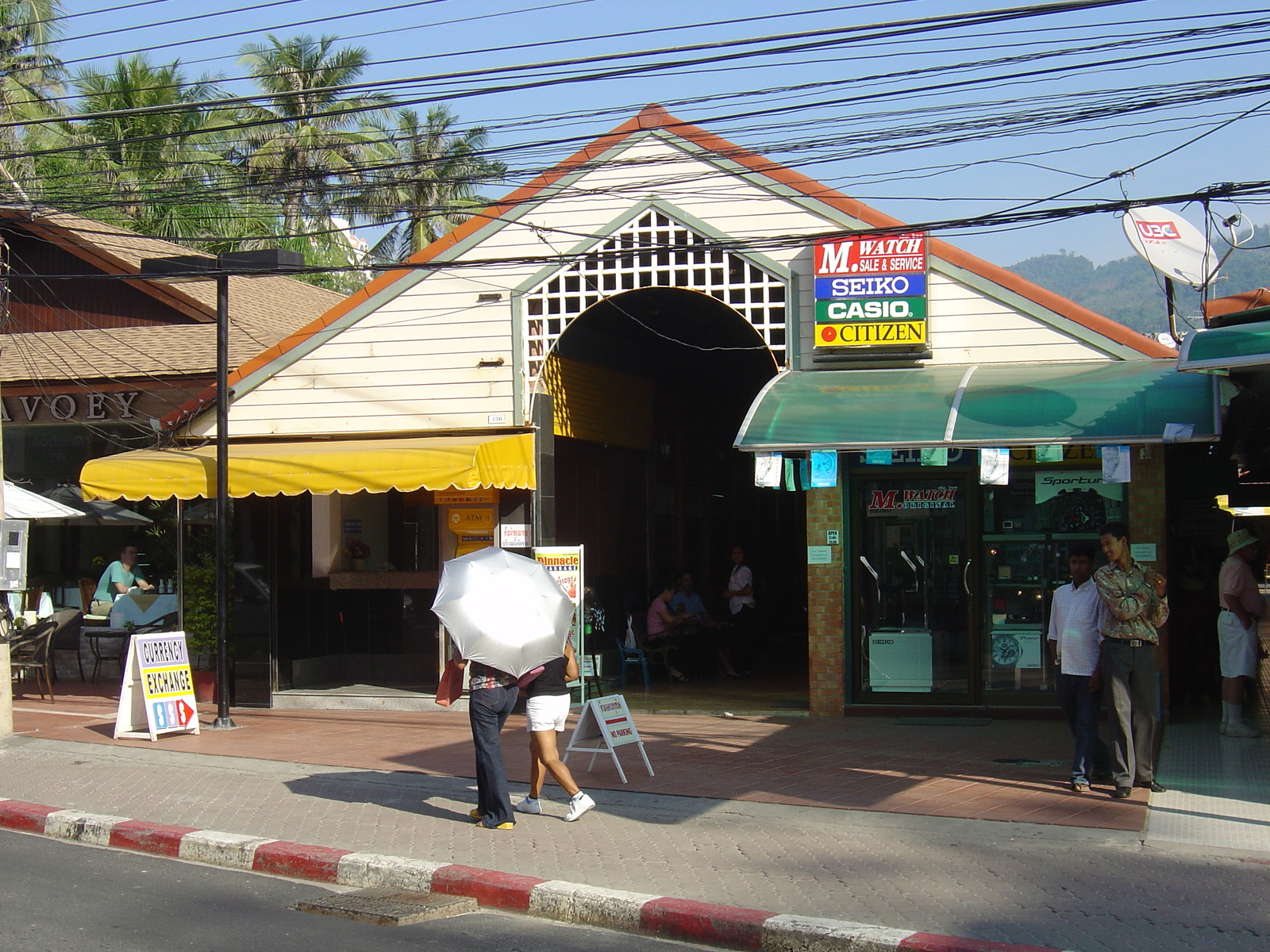 รูปถ่าย ไทย(Thailand) ภูเก็ต(Phuket) ป่าตอง(Patong) ถนนเลียบชายหาด(Beach Road) 2005-12 57
