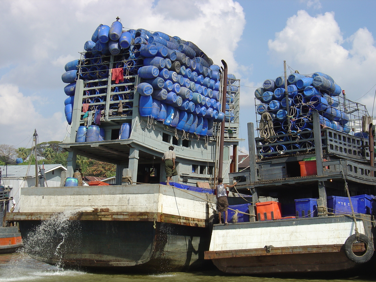 รูปถ่าย พม่า(Myanmar) มะริด(Myeik (Mergui)) 2005-01 38