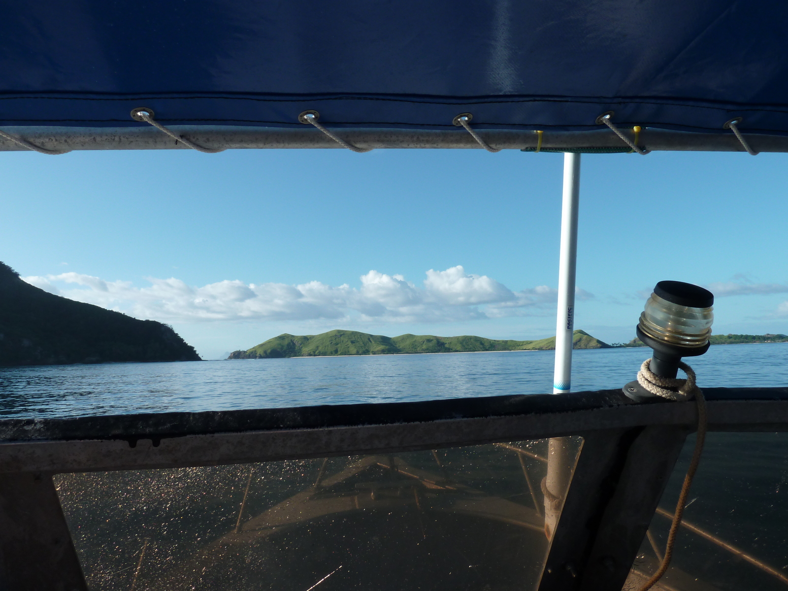รูปถ่าย ฟิจิ(Fiji) จากเกาะอามูนูกาไปเกาะแคสต์อะเวย์(Amunuca Island to Castaway Island) 2010-05 23