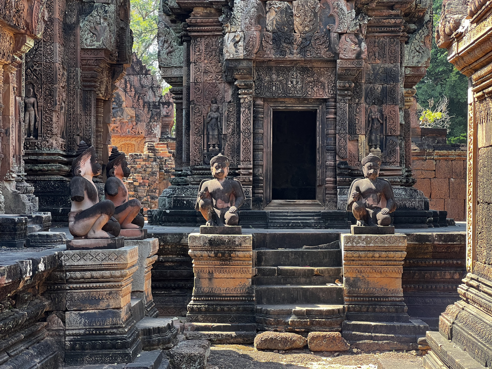 รูปถ่าย กัมพูชา(Cambodia) เสียมราฐ(Siem Reap) ปราสาทบันทายศรี(Banteay Srei) 2023-01 29