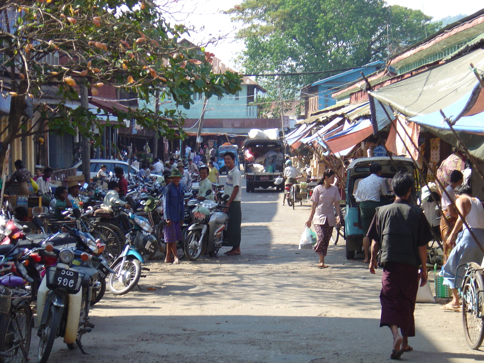 รูปถ่าย พม่า(Myanmar) มะริด(Myeik (Mergui)) 2005-01 166