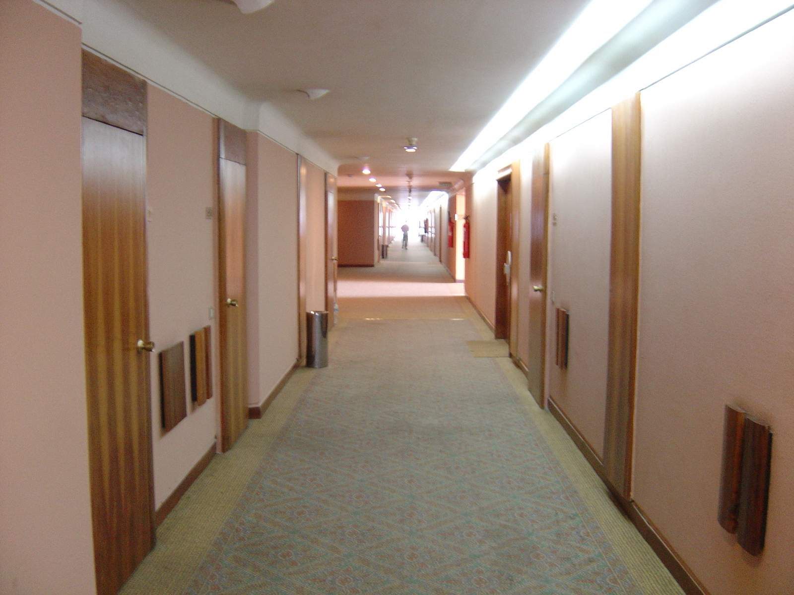รูปถ่าย แอลจีเรีย(Algeria) แอลเจียร์(Algiers) โรงแรมเอลโอราสซี(El Aurassi Hotel) 2004-09 33