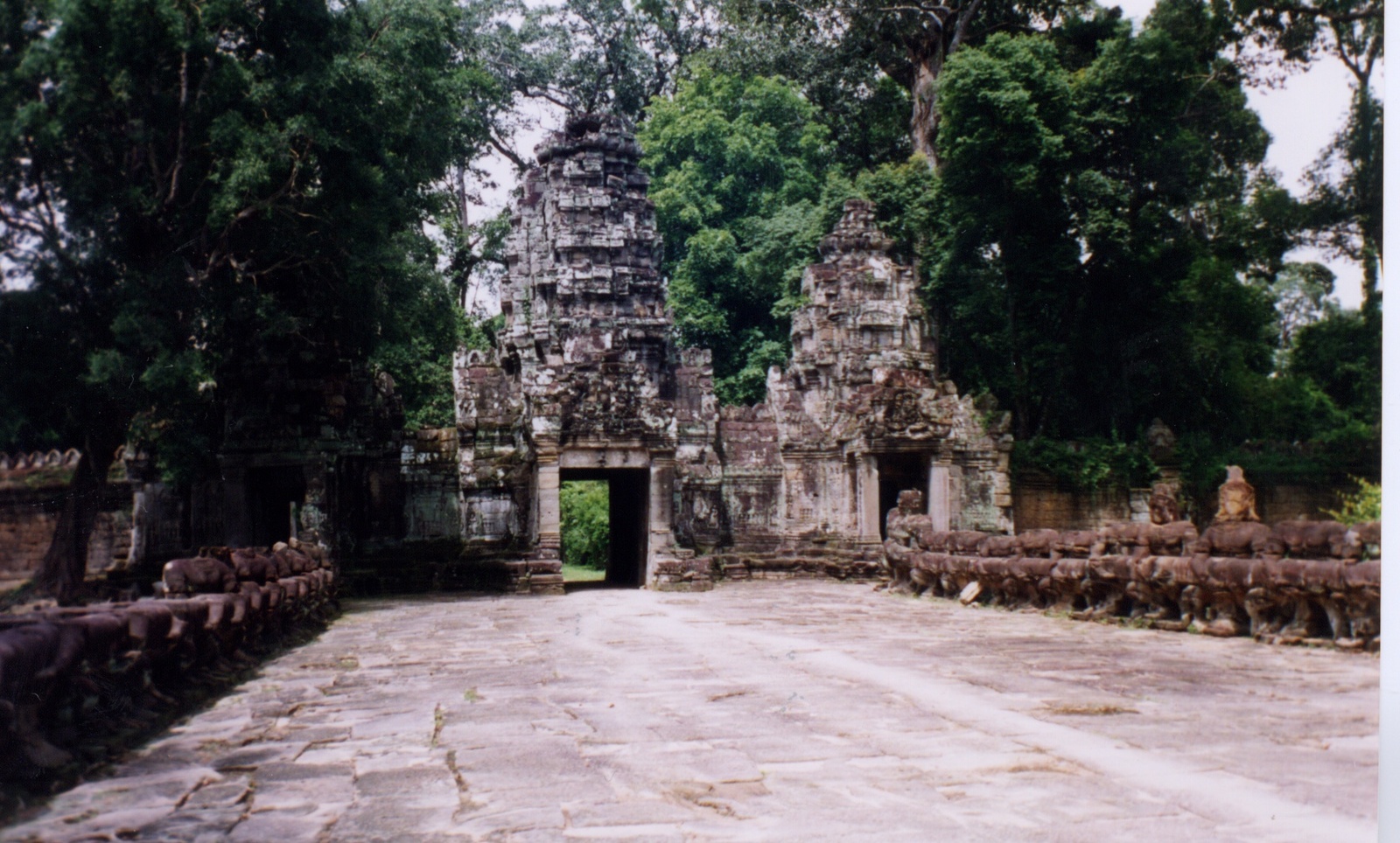 รูปถ่าย กัมพูชา(Cambodia) นครวัต(Angkor) 1996-06 70