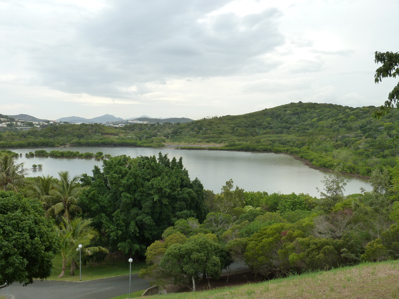 รูปถ่าย นิวแคลิโดเนีย(New Caledonia) ศูนย์วัฒนธรรมฌีบาอู(Tjibaou Cultural Centre) 2010-05 63