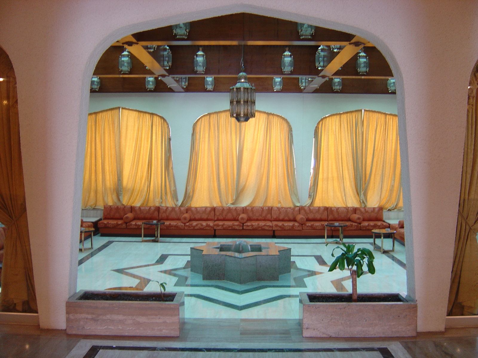 รูปถ่าย สหรัฐอาหรับเอมิเรตส์(United Arab Emirates) อาเลอิน(Al Ain) โรงแรมฮิลตัน(Hilton Hotel) 2005-03 10