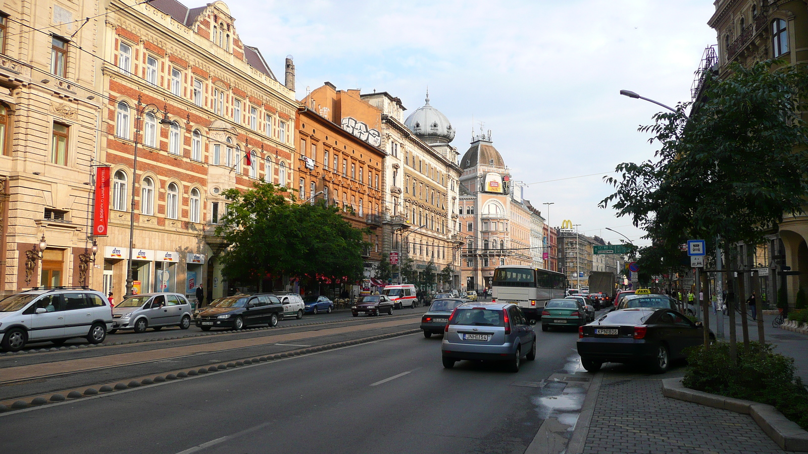 รูปถ่าย ฮังการี(Hungary) บูดาเปสต์(Budapest) ใจกลางบูดาเปสต์(Central Budapest) 2007-06 74