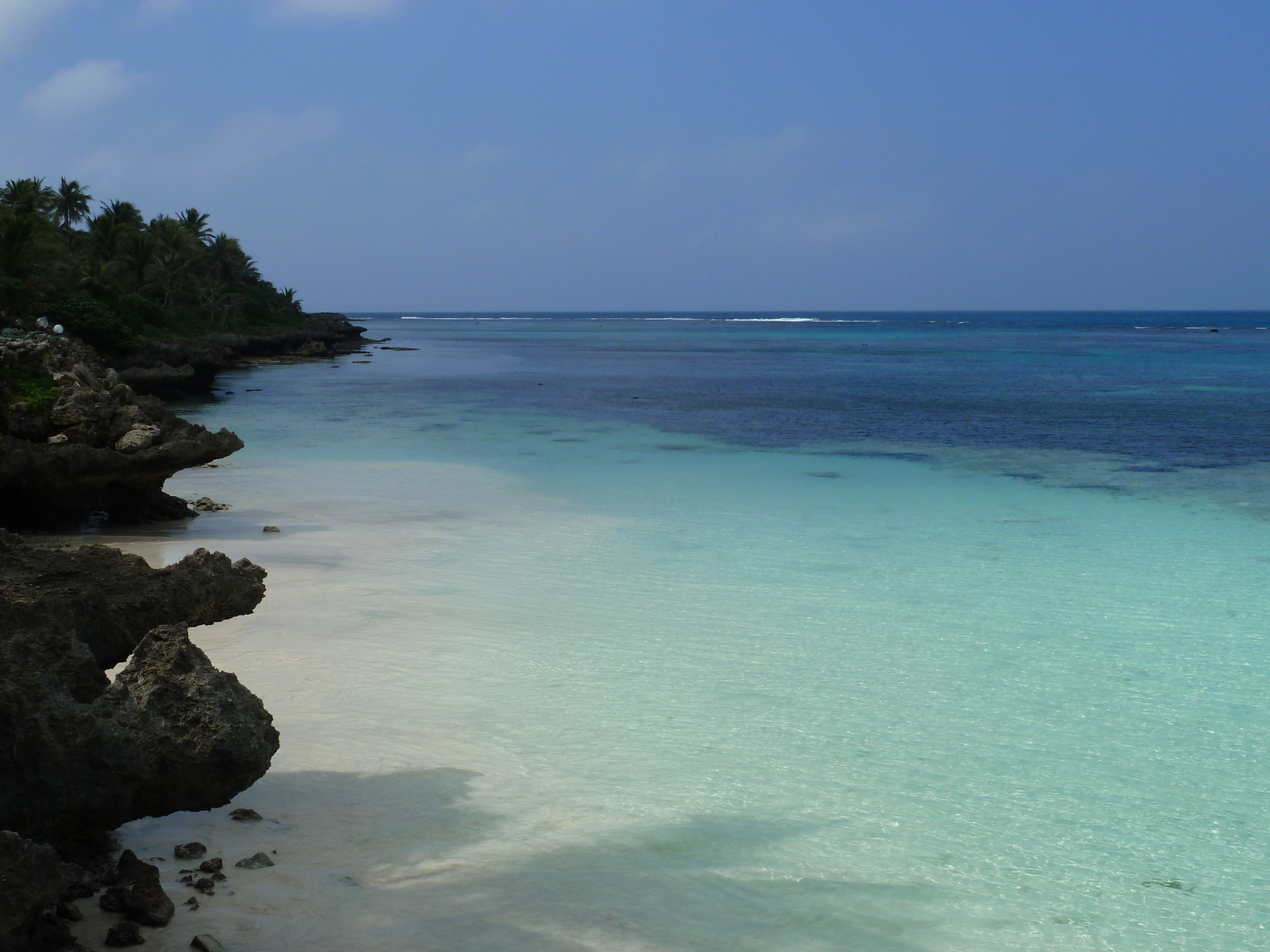 รูปถ่าย นิวแคลิโดเนีย(New Caledonia) เกาะลีฟู(Lifou) ลูเอซิลลา(Luecilla) 2010-05 15