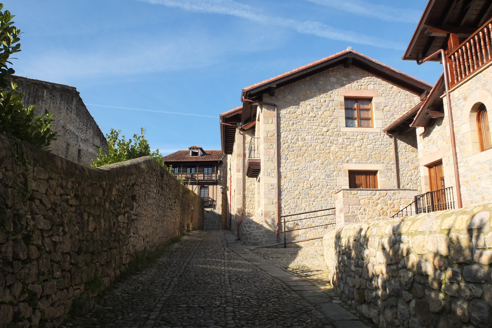 รูปถ่าย สเปน(Spain) ซันตีญานาเดลมาร์(Santillana del Mar) 2013-01 40