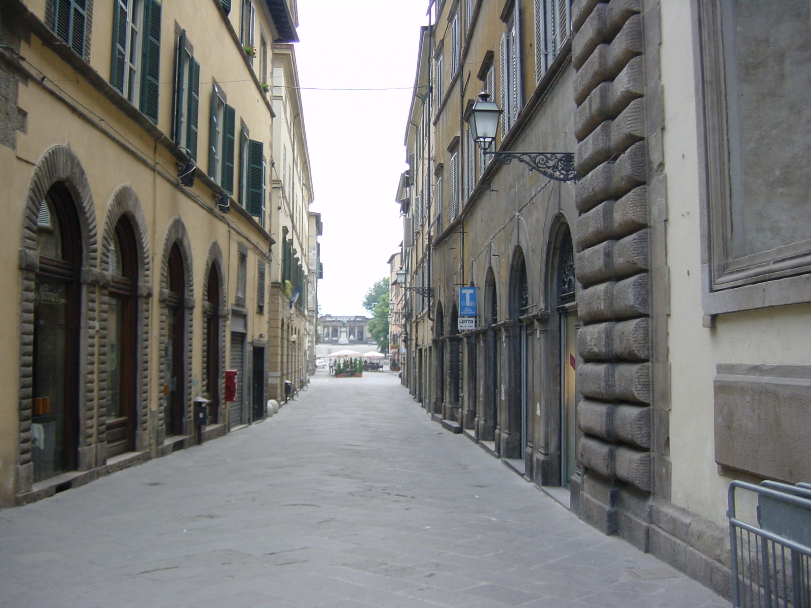 รูปถ่าย อิตาลี(Italy) ลุคคา(Lucca) 2002-07 94