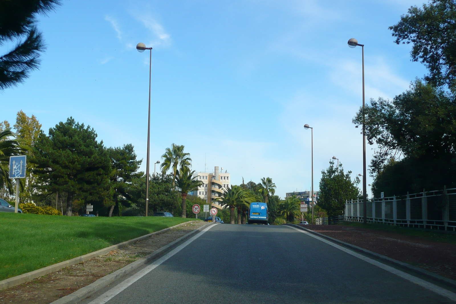 รูปถ่าย ฝรั่งเศส(France) เฟรนช์ริวิเอรา(French Riviera) ถนนจากคาญ-ซูร์-แมร์ไปนีซ(Cagnes sur Mer to Nice road) 2007-10 32
