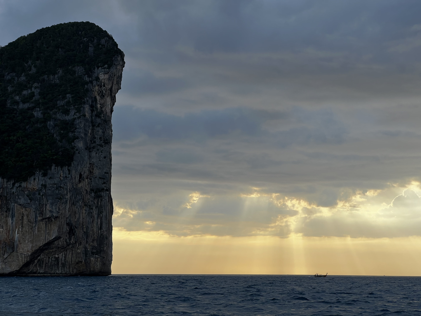 รูปถ่าย ไทย(Thailand) เกาะพีพีเล(Ko Phi Phi Ley) 2021-12 8
