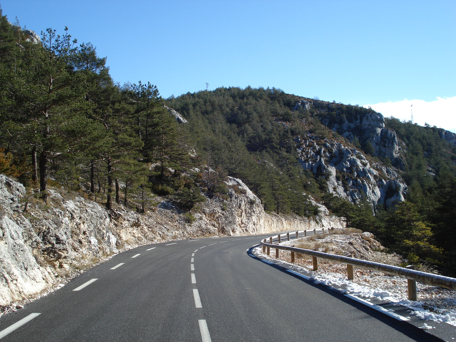 รูปถ่าย ฝรั่งเศส(France) ถนนจากกูร์เซกูลไปเกรโอลีแยร์-เล-เนจ(Coursegoule to Greolieres les neiges road) 2007-01 22