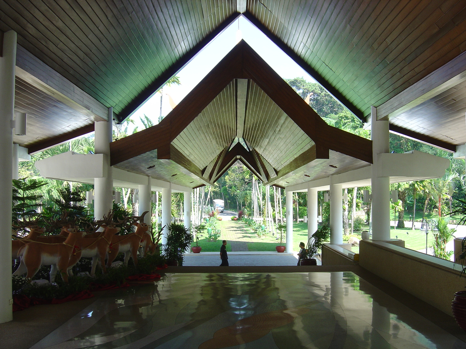 รูปถ่าย ไทย(Thailand) ภูเก็ต(Phuket) โรงแรมเลอเมอริเดียน ภูเก็ตบีช(Meridien Phuket Beach Hotel) 2005-12 111