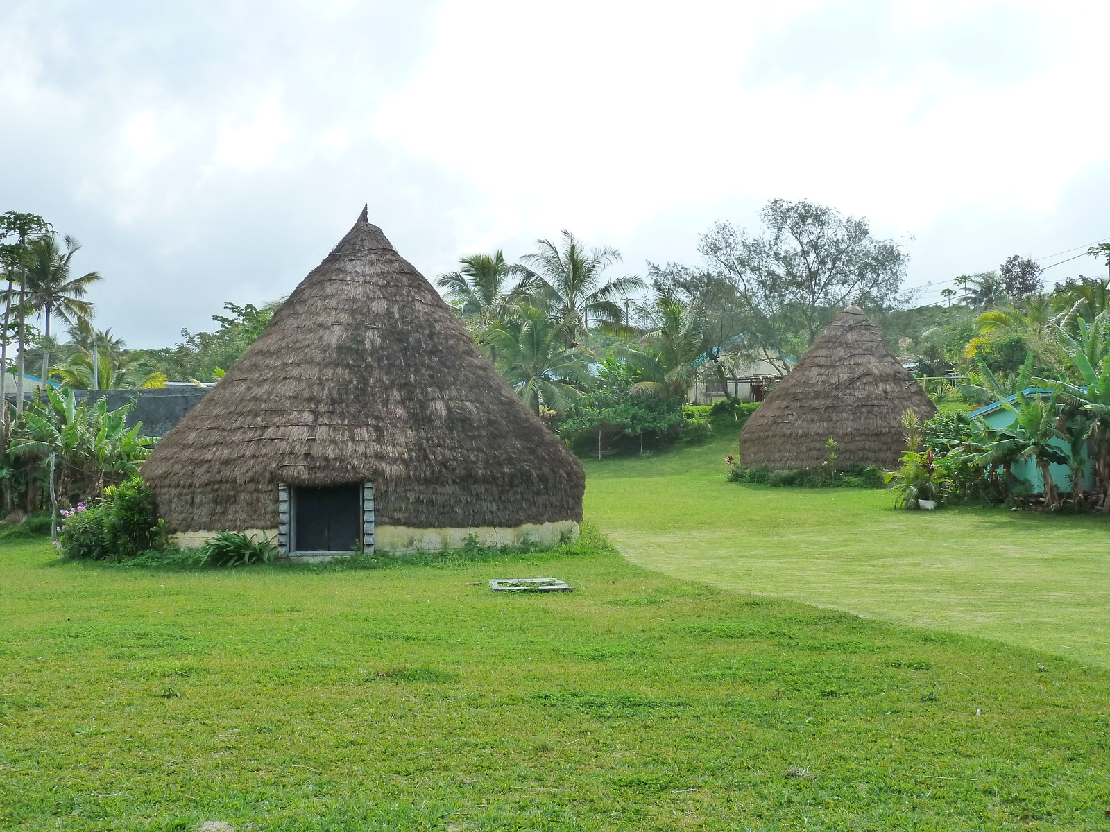 รูปถ่าย นิวแคลิโดเนีย(New Caledonia) เกาะลีฟู(Lifou) ลูเอซิลลา(Luecilla) 2010-05 27