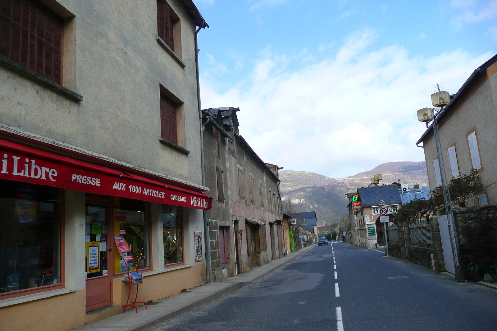 รูปถ่าย ฝรั่งเศส(France) เทือกเขาเซแวน(Cevennes Mountains) ถนนจากโกกูแรสไปฟลอรัก(Cocures to Florac road) 2008-04 20