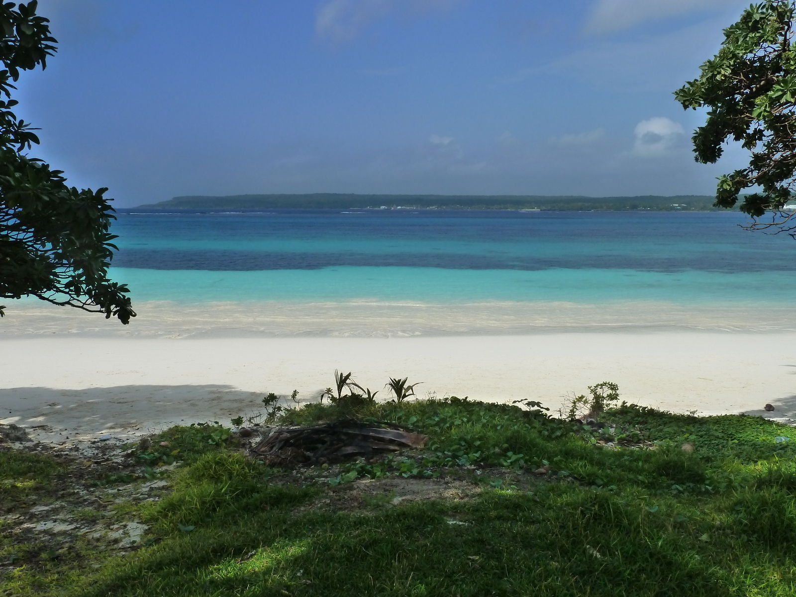 รูปถ่าย นิวแคลิโดเนีย(New Caledonia) เกาะลีฟู(Lifou) ลูเอซิลลา(Luecilla) 2010-05 40
