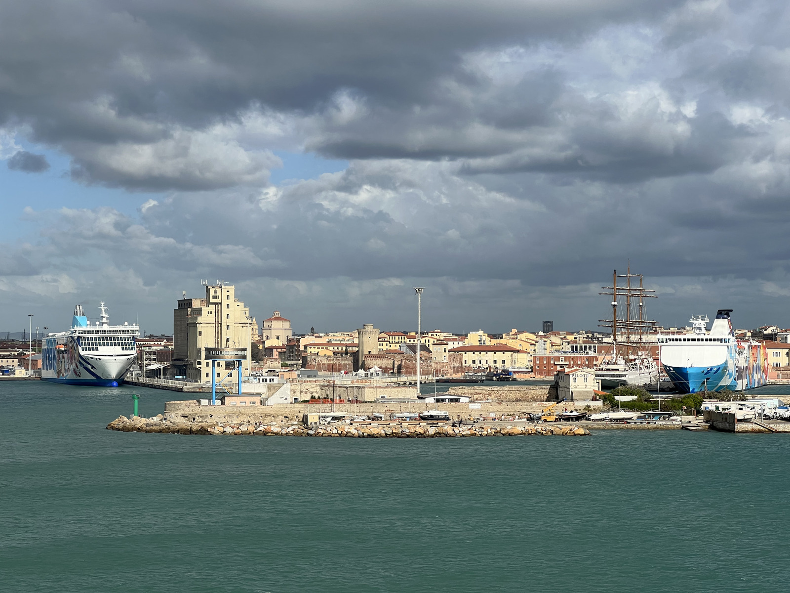 รูปถ่าย อิตาลี(Italy) ลีวอร์โน(Livorno) 2021-09 3