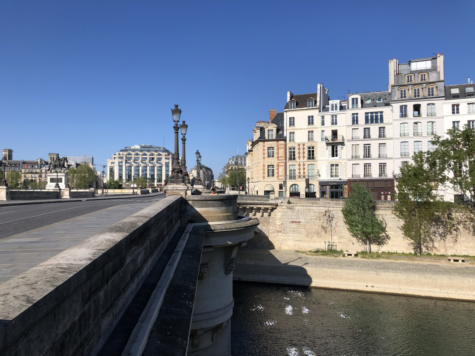 รูปถ่าย ฝรั่งเศส(France) ปารีสช่วงล็อกดาวน์(Paris lockdown) 2020-04 221