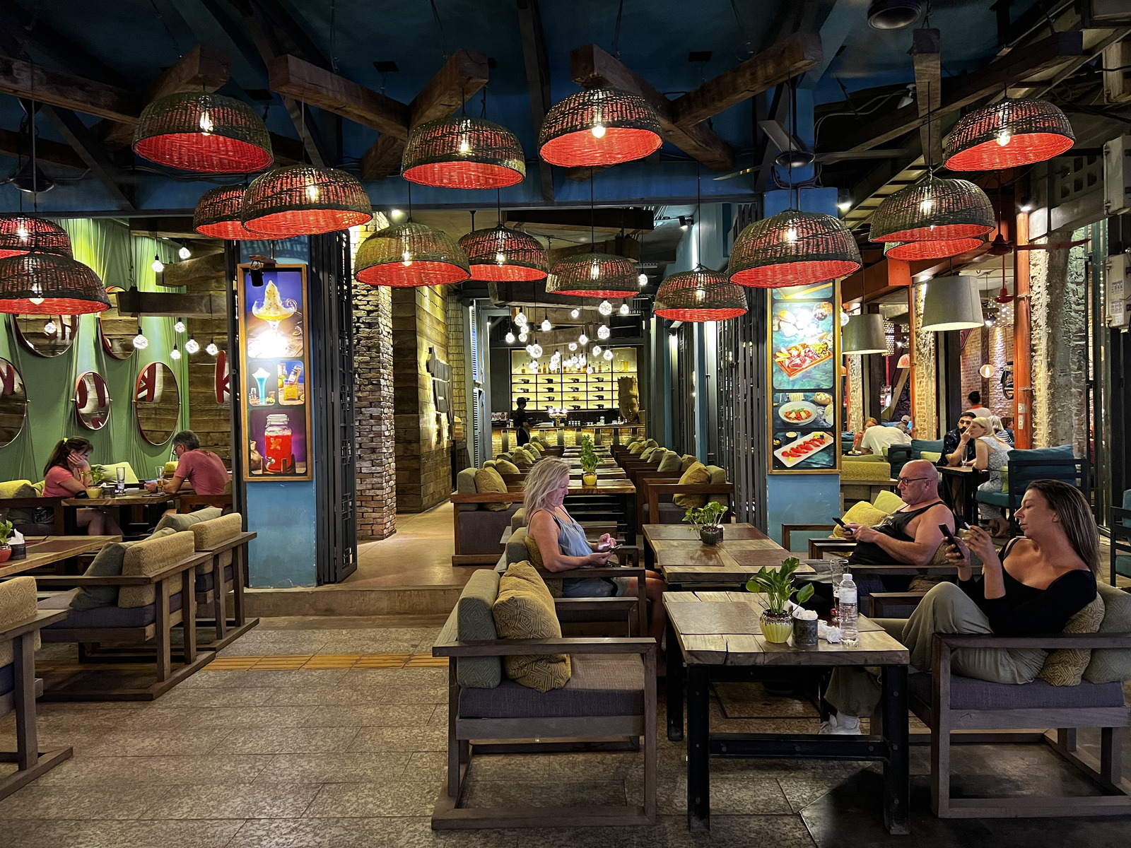 รูปถ่าย กัมพูชา(Cambodia) เสียมราฐ(Siem Reap) ถนนผับสตรีท(Pub Street) 2023-01 32