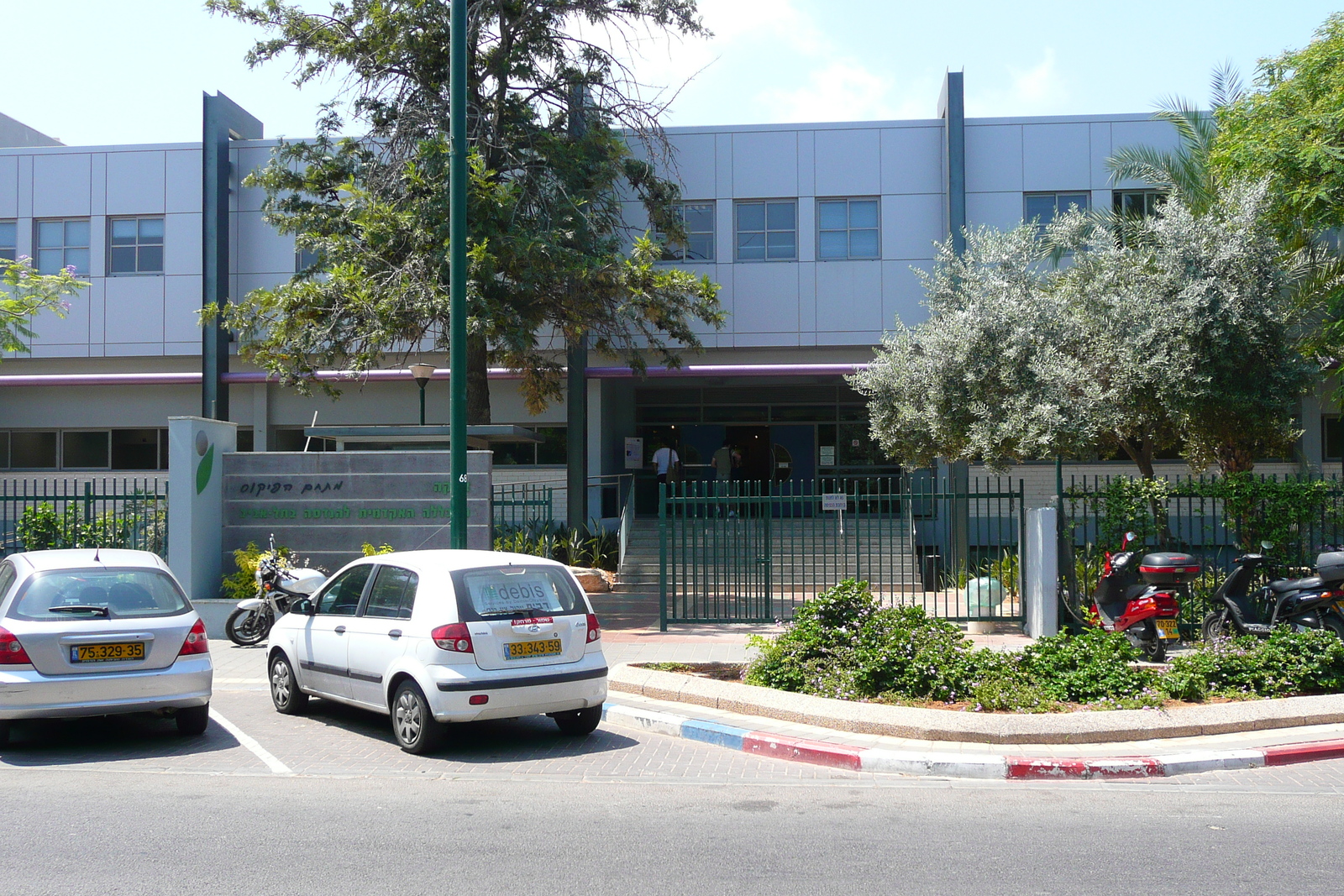 รูปถ่าย อิสราเอล(Israel) เทลอาวีฟ(Tel Aviv) ถนนโรกัค(Rokach Street) 2007-06 13