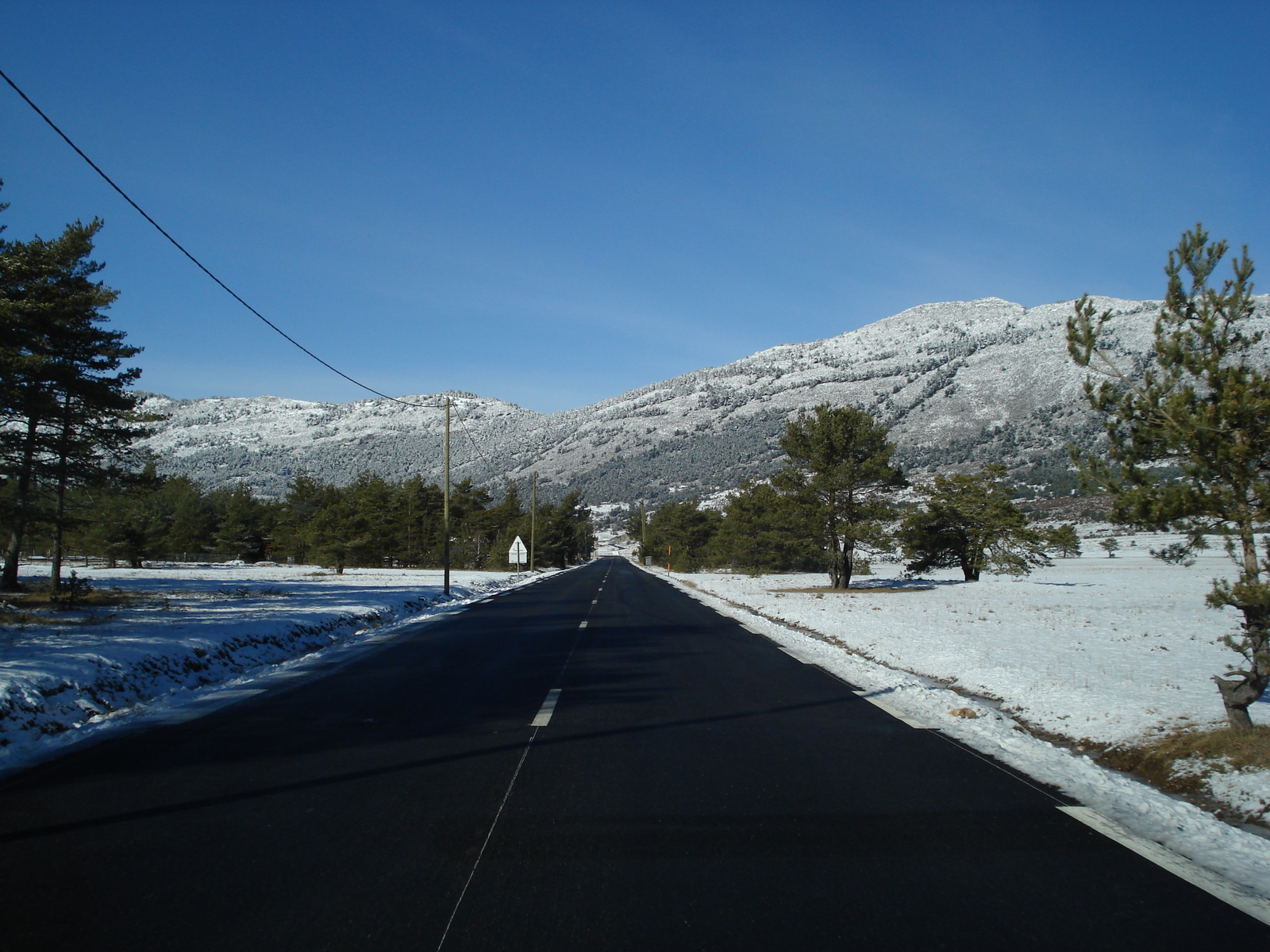 รูปถ่าย ฝรั่งเศส(France) ถนนจากกูร์เซกูลไปเกรโอลีแยร์-เล-เนจ(Coursegoule to Greolieres les neiges road) 2007-01 34