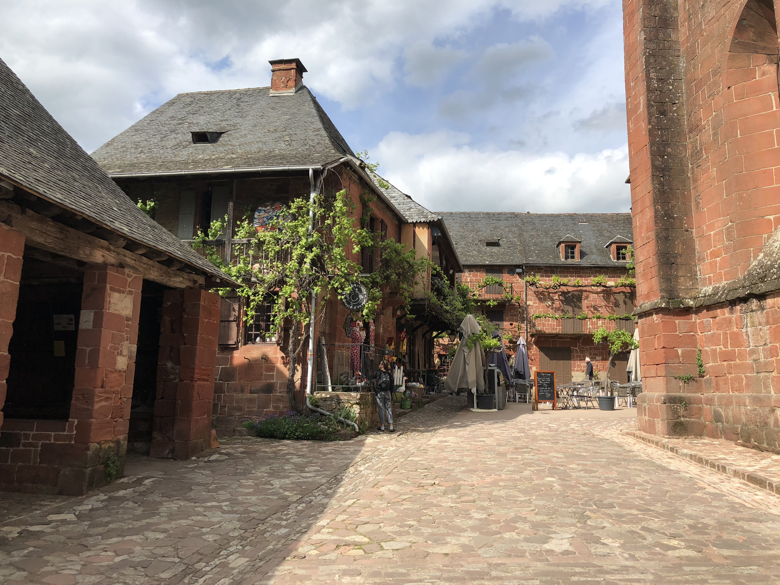 รูปถ่าย ฝรั่งเศส(France) กอลงฌ์-ลา-รูฌ(Collonges la Rouge) 2018-04 107